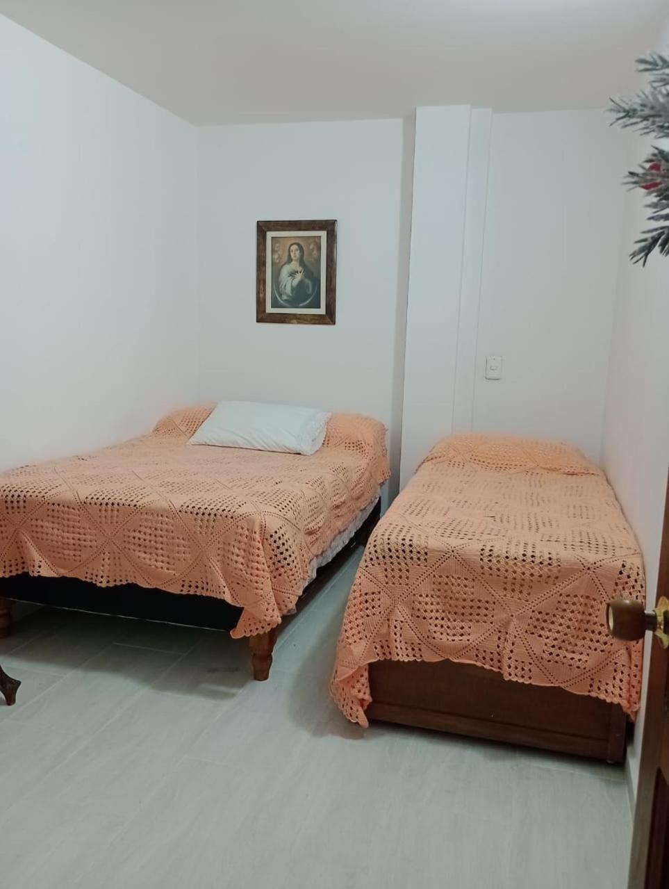 Hostal Famihotel Fundadores Jardin Luaran gambar