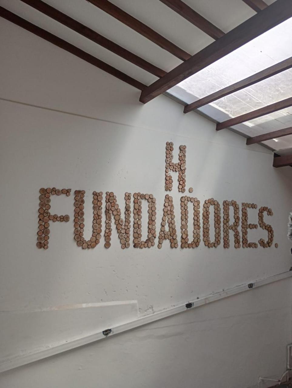 Hostal Famihotel Fundadores Jardin Luaran gambar