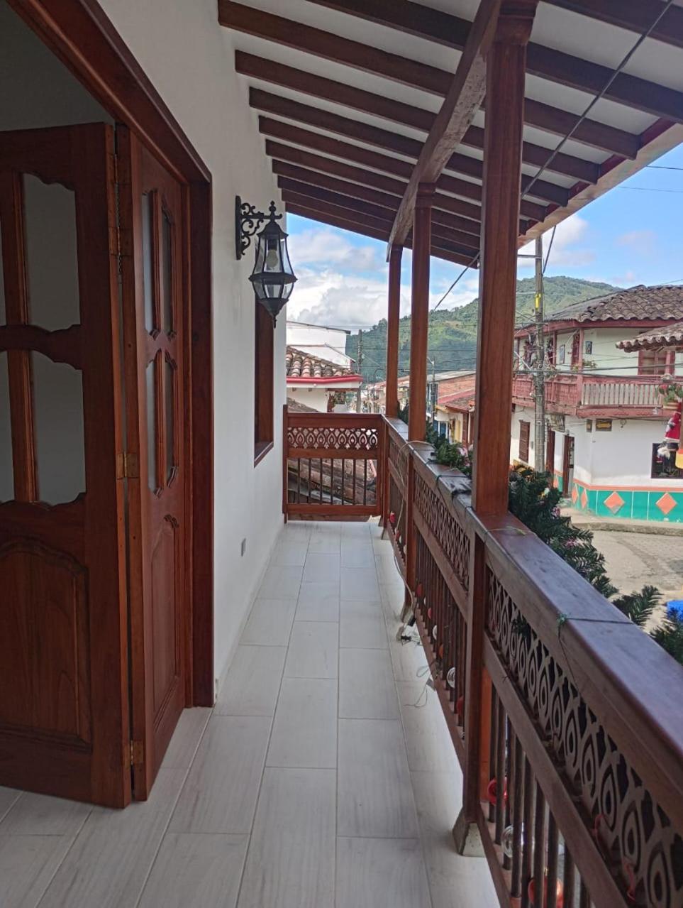Hostal Famihotel Fundadores Jardin Luaran gambar