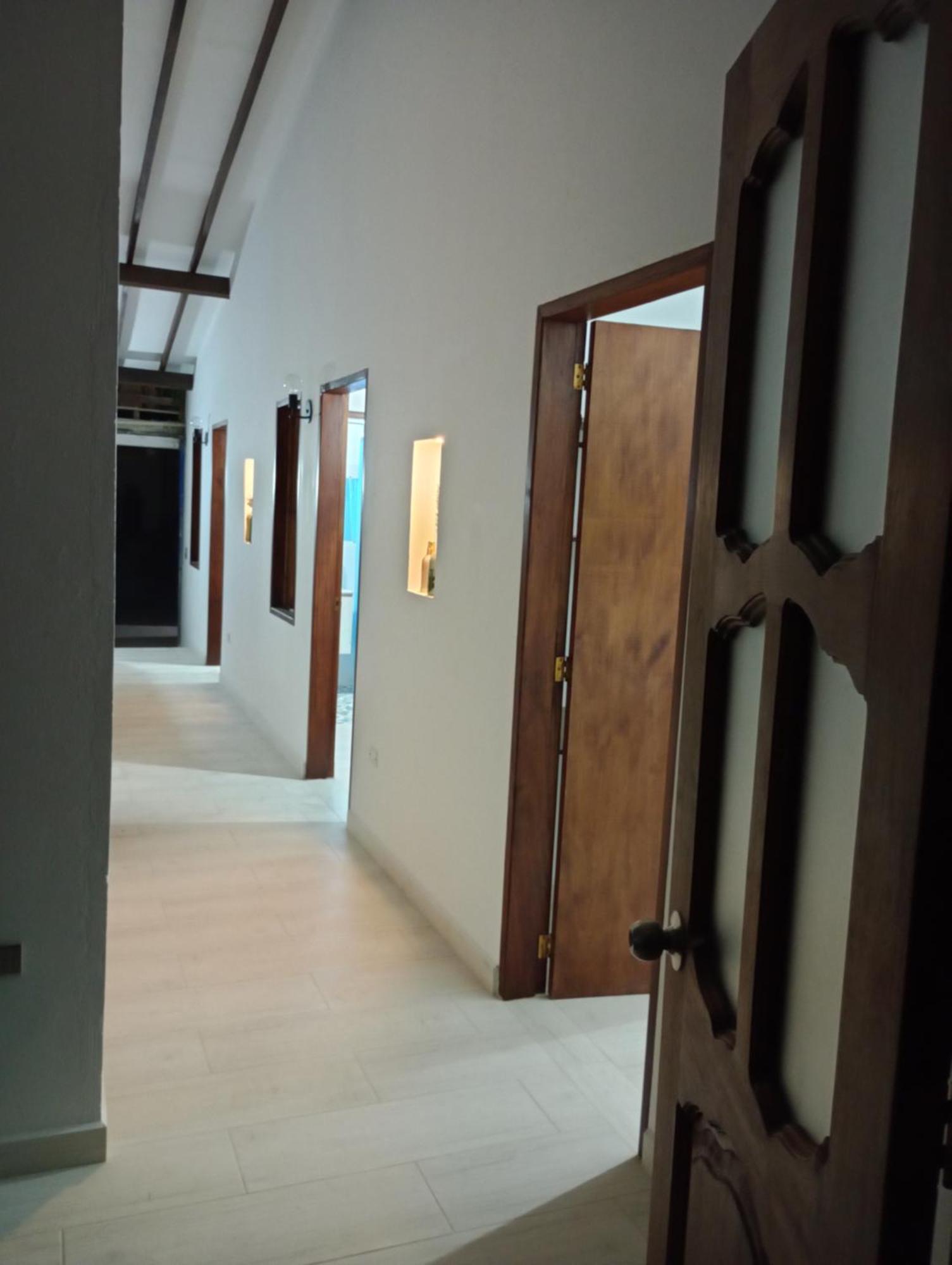 Hostal Famihotel Fundadores Jardin Luaran gambar